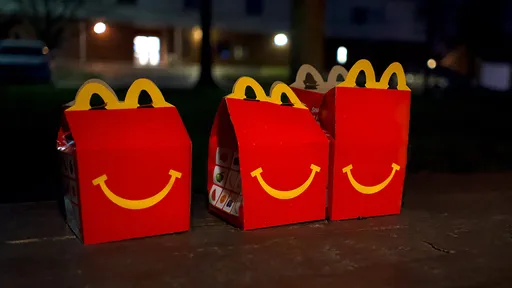 搶麥當勞糖醋醬 16歲少女施暴被同齡友人「揮刀反殺」