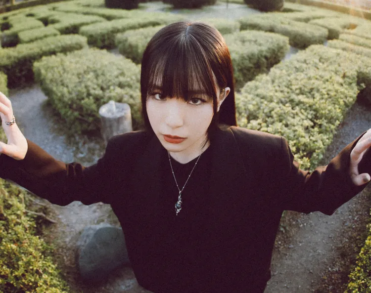 縉Jin看玖壹壹演唱會，健志竟送她辣椒醬。混血兒娛樂提供