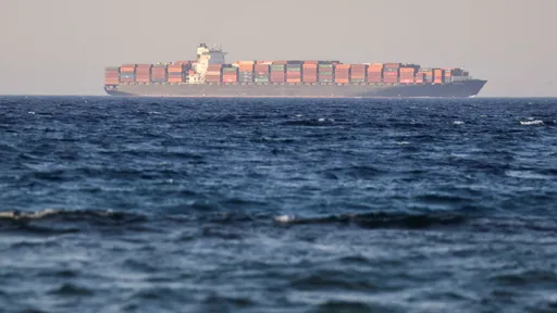 蘇伊士運河發生船難 拖船遭油輪撞擊後沉沒