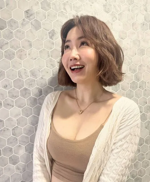 謝忻短髮新造型曝光。翻攝謝忻臉書