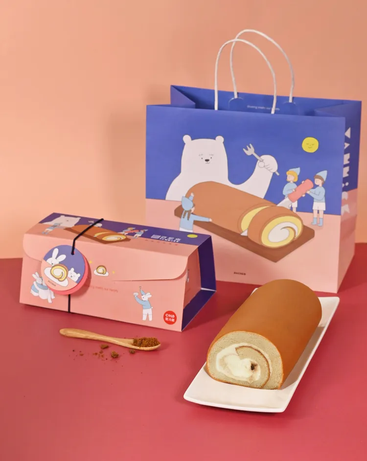 亞尼克中秋禮盒攜手插畫家AHCHEN設計禮盒，以「熊熊Happy兔You」。亞尼克提供