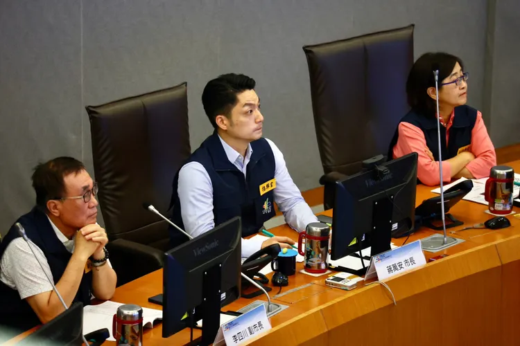 蔣萬安主持卡努防颱整備會議。彭欣偉攝