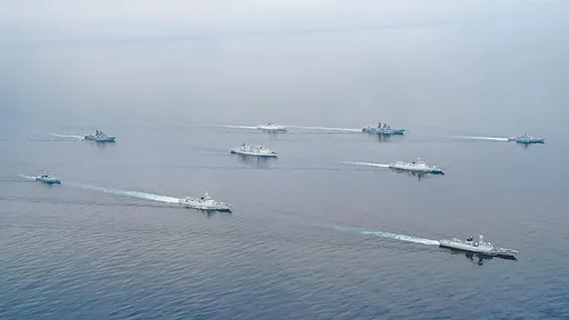 侵門踏戶!華爾街日報:中俄聯合艦隊11艘艦艇駛近美國領土 史上最大規模