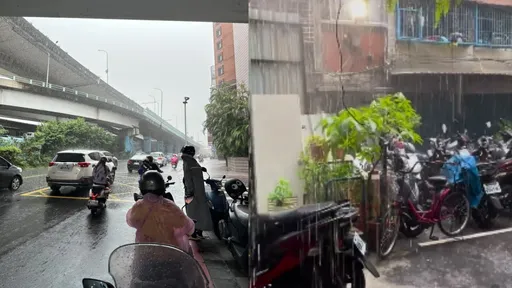 颱風雨轟上班族？彭啟明：是喔！　北部暴雨炸裂「內褲已濕」