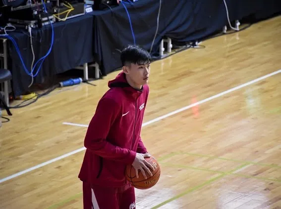 黃致銘高中被教練相中開始打球。民眾提供