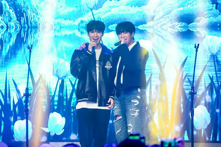 JAY（左）擔任尹鐘佑的嘉賓。ON INN ASIA提供