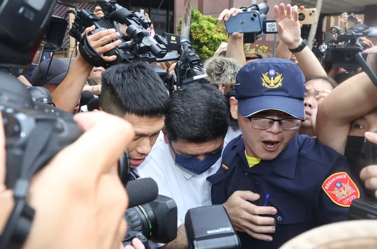 NONO被包圍。彭欣偉攝