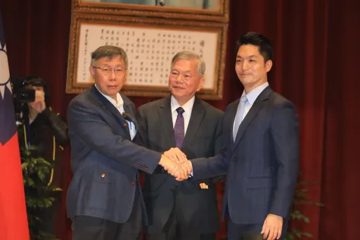 公務車15年換緊緊！清溝「沖吸車」卻延用　柯蔣挨轟不重視防災