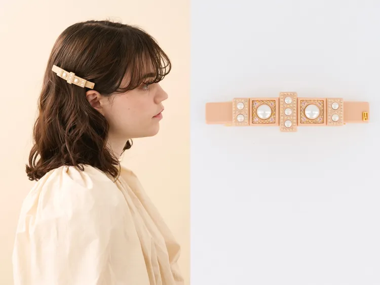 紙醉金迷仕女夾-米，9400元。品牌提供