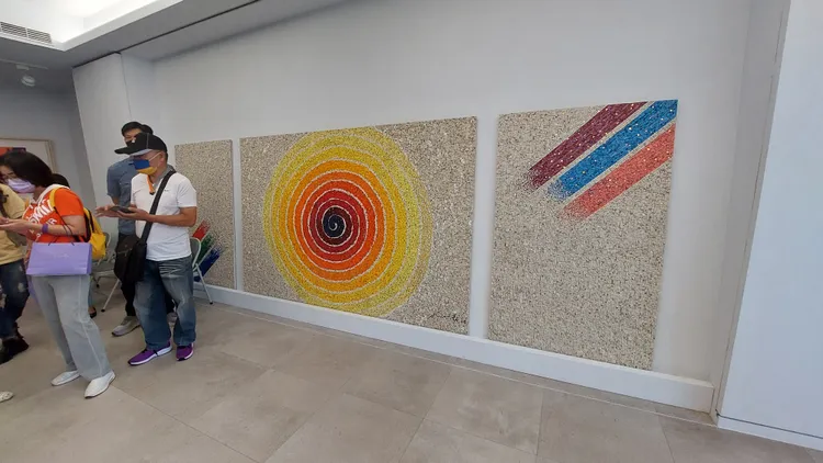 蕭勤畫作初估有15億元價值。凃建豐攝