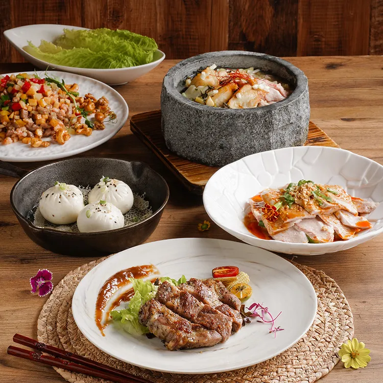 台南遠東香格里拉「醉月樓」西班牙國寶「伊比利豬」限時登場，推出期間限定精緻單人套餐2088元起。台南遠東香格里拉提供