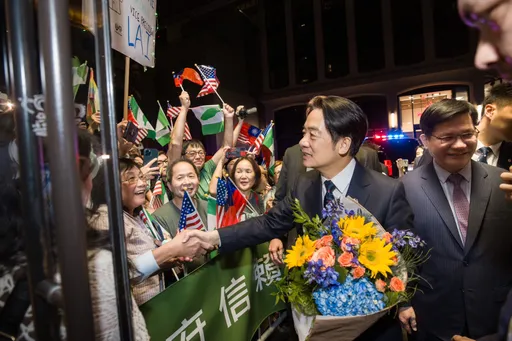 賴清德出訪過境美國!台僑登全頁報紙廣告歡迎 大讚「最適任候選人」