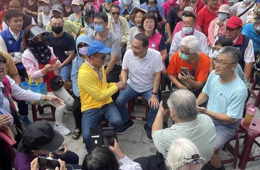 柯文哲宣示參選到底 侯友宜4字回應「打死不退」