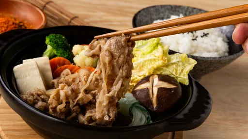 吉野家「月卡」享85折!限定牛肉壽喜鍋199元爽爽吃!