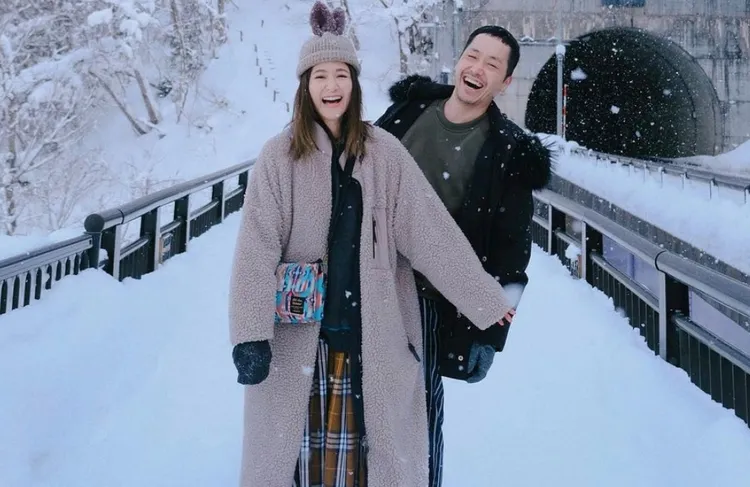 吳怡霈（左）和老公Akira今甜蜜報喜。翻攝自吳怡霈IG