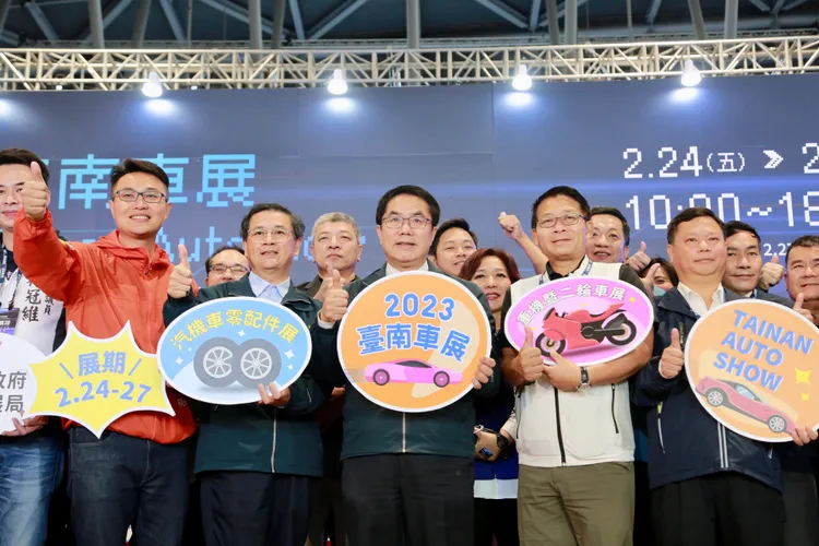 「2023臺南車展」集結知名廠商，展出夢幻車種。市府提供