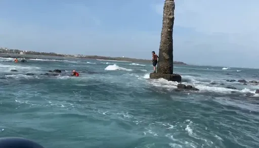 救援片|卡努還沒走乾淨 澎湖9遊客划SUP一度失聯!海巡動員救人