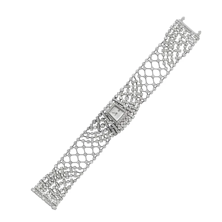 楊謹華相當喜愛Eventail Decor頂級珠寶腕錶，鑲嵌425顆共重9.68克拉的圓形明亮切割式鑽石，約860萬元。品牌提供