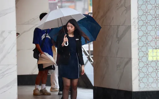 今「處暑」6縣市高溫亮燈！全台午後雷陣雨　熱帶擾動醞釀中