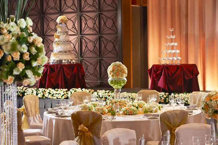 台南遠東香格里拉挑高五米六，全場無樑柱的寬闊視野，氣派奢華，瑰麗雅緻。業者提供