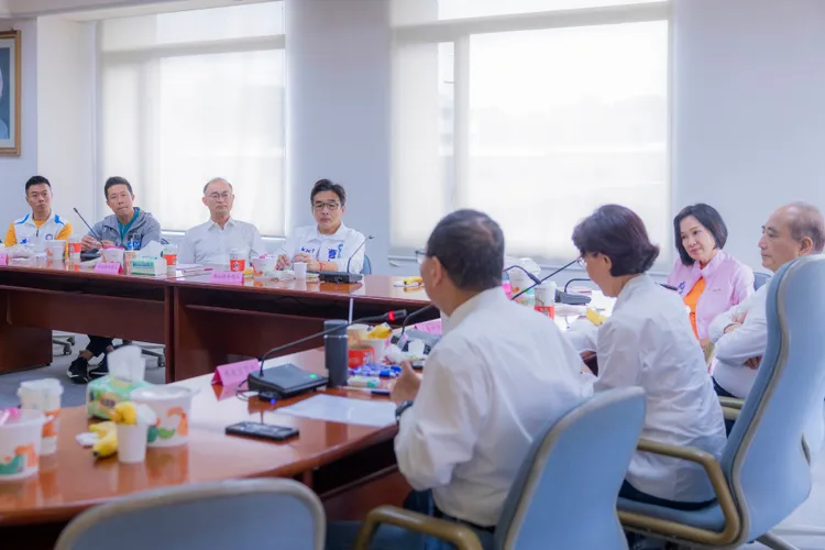 侯友宜、王金平及立委參選人便當會。翻攝畫面