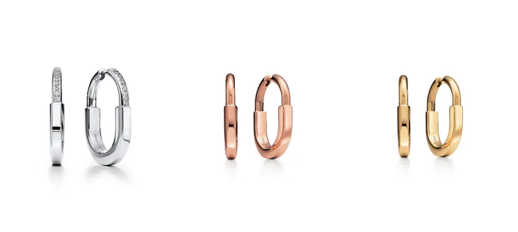 Tiffany Lock 18K白金鑲鑽耳環（左起）22萬7000元、18K玫瑰金耳環14萬元、18K金耳環 14萬元。品牌提供