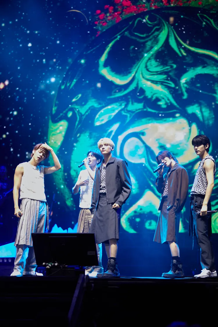 DIOR男裝創意總監Kim Jones今年8月初替TXT在美國芝加哥的Lollapalooza音樂節打造表演服。品牌提供