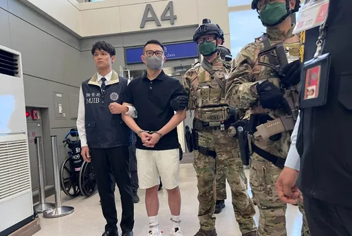 錢帥君男友「88會館」郭哲敏上銬抵國門畫面曝光 他得面對這些事