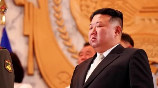 金正恩聞國歌感性落淚　專家：他自我陶醉
