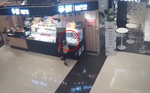 她真的好餓！女竊賊生魚片整盒端了就走　南港車站連偷9店家　　