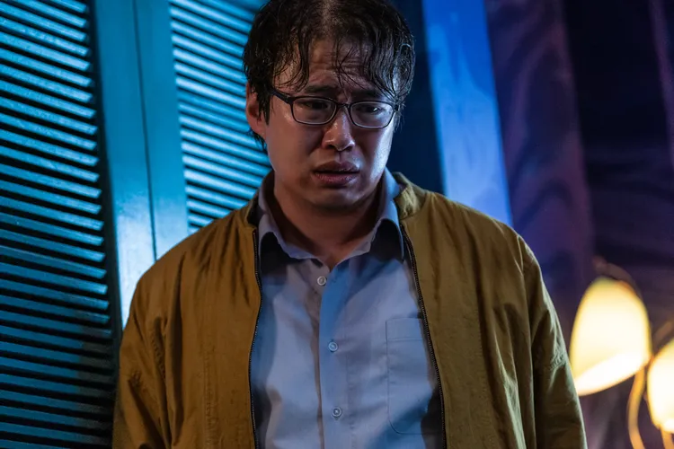 安宰弘刻意吃胖10公斤，化禿頭特殊妝，造型令人驚豔。Netfllix提供