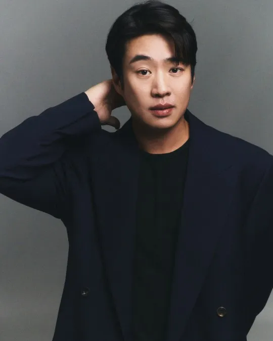 安宰弘飾演《假面女郎》的「朱悟南」，備受網友討論。Netfllix提供