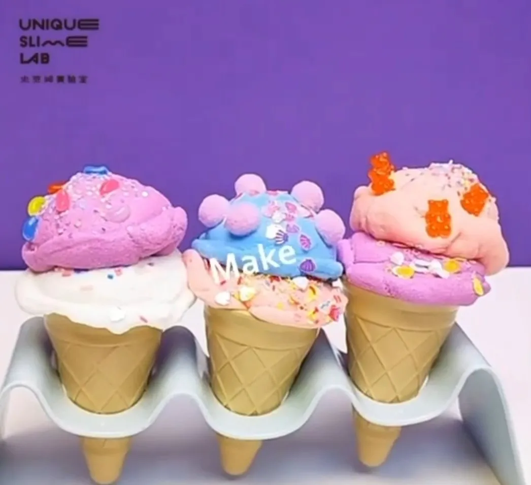 史萊姆實驗室DIY,不含硼砂的安全材料,發揮創意巧思。IG @slimelab.unique_tw 提供