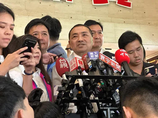 遊行上台被指「下任總統」！侯友宜致詞被狂噓　認了不恰當：虛心檢討