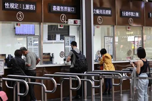 卡努襲北!4縣市停班課 台鐵曝今24時前列車行駛狀況