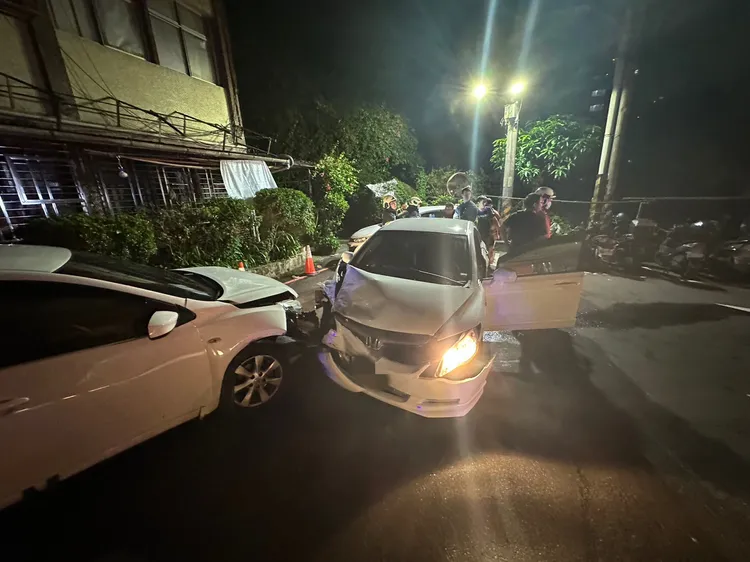 汐止深夜發生車禍。翻攝畫面