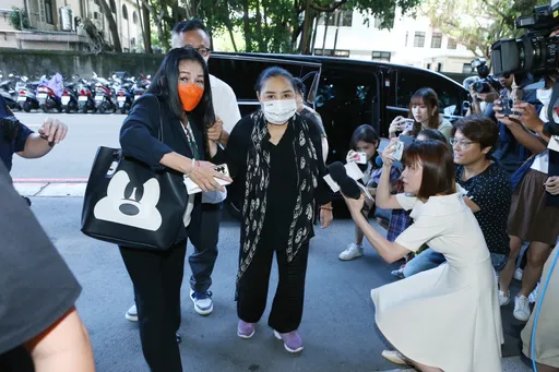 陳盈潔入監前又吐了！許常德急奔上車拿藥「比我想的嚴重」　曝她連這都不記得