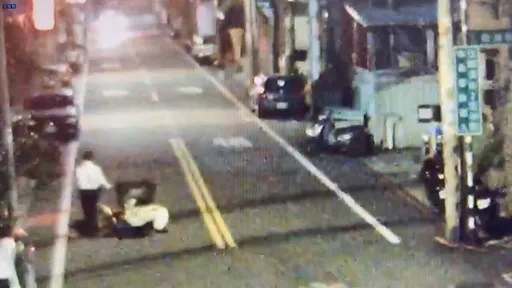 當天報紙未上架就遭竊！數百元只賤賣18元　油頭西裝褲男瞎掰以為待回收