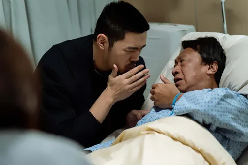 陳大天吊鋼絲傷脊椎集郵整骨師 驚見林哲熹狂徒式跌倒甘拜下風