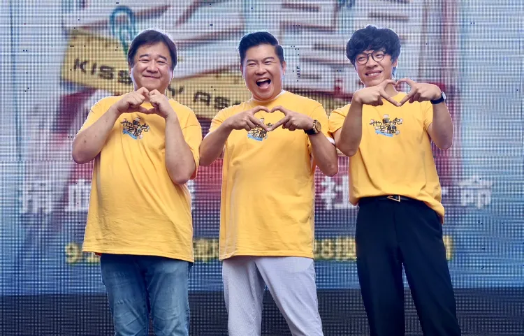 曾國城（中）演盧廣仲的老闆，左為導演瞿友寧。林林攝