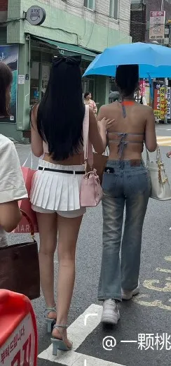 小S的二個女兒成韓國街頭亮麗的風景線。翻攝一顆桃七小紅書