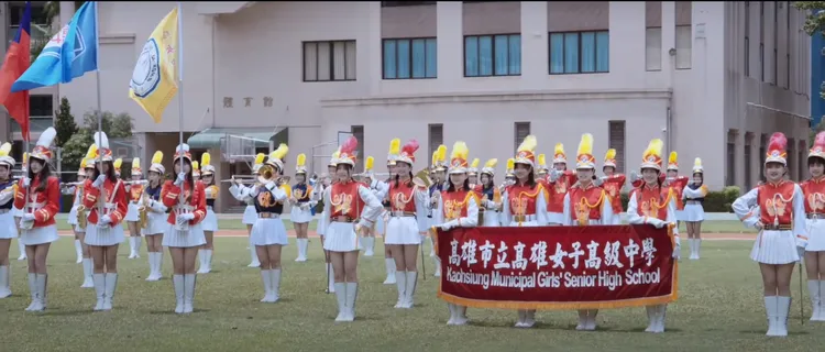 高雄女中明年將創校100周年，今日開學當天發表百年校慶主題曲影片〈一輩子的朋友〉。翻攝畫面