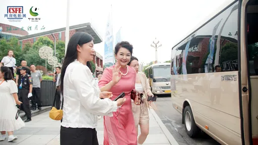 和林青霞並列「台灣4大美女」 65歲胡慧中罕見現身!真實樣貌曝光