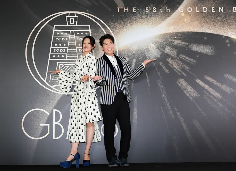 今天記者會上，邵大倫（右）和吳奕蓉雖然才見過3次面，但已默契十足。三立提供