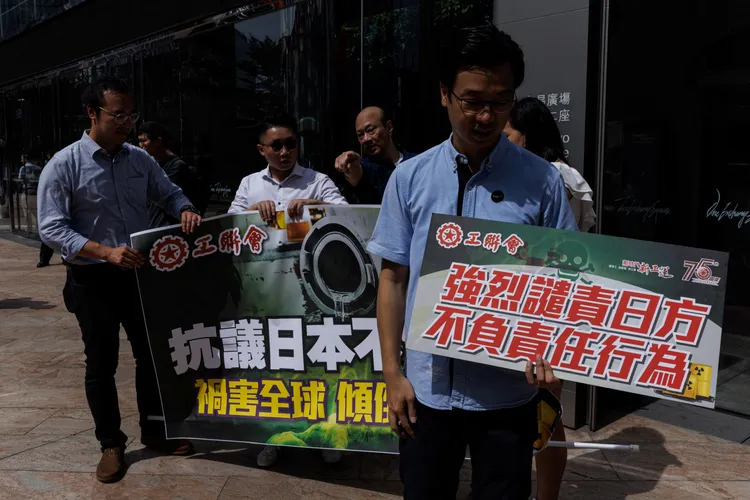 中國香港民眾抗議日本排放核處理水。路透社