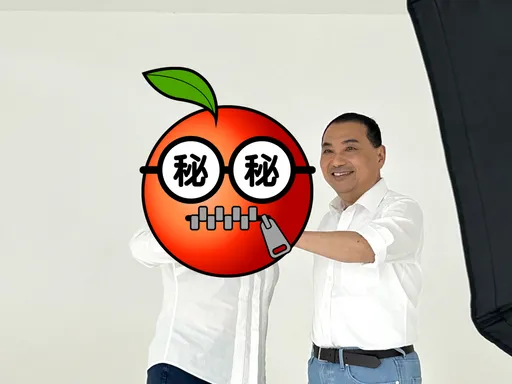 展現團結！侯友宜拍定裝照　合體陳玉珍比這動作