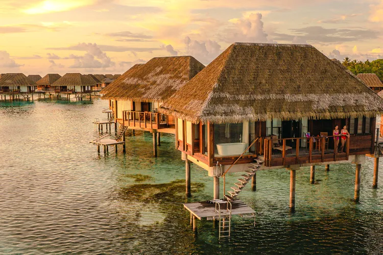 加購升級水上屋每人每晚只要6100元起。Club Med提供