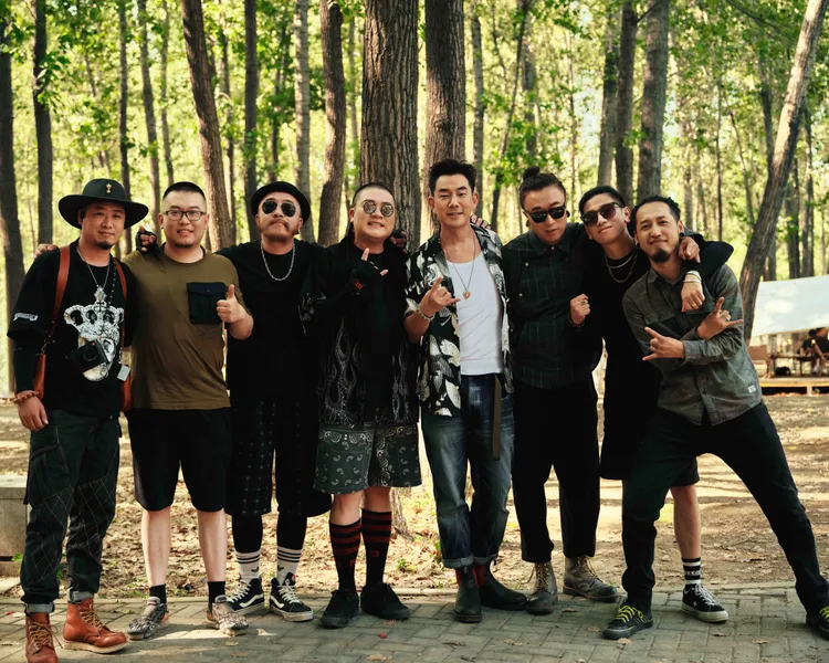 任賢齊新歌《好久不見》以「朋友」為題，揪眾好友助陣。相信音樂提供