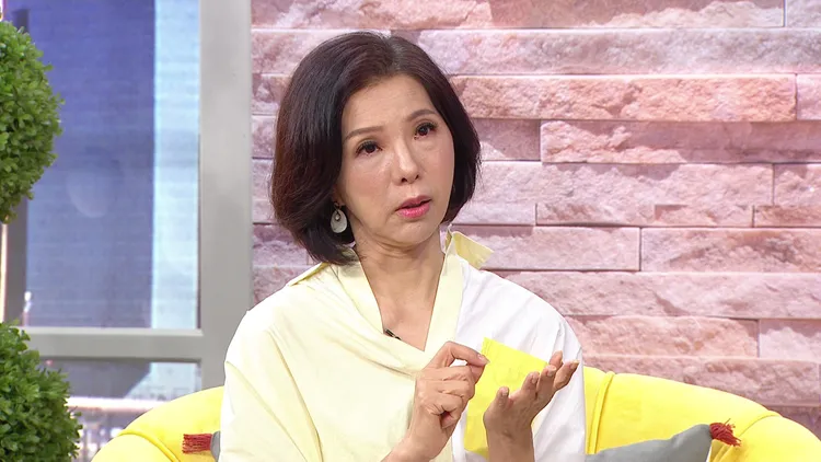 張雅芳回憶父親因腦中風未能及時CPR，錯失黃金救援時間。年代提供