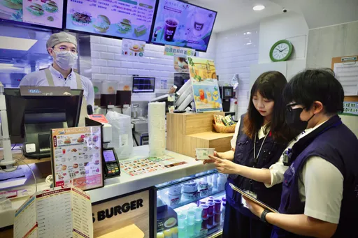 「7號」PLA免洗餐具今起禁用　強力稽查8大場所違規最重罰6千